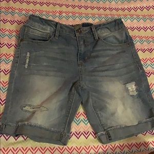 Ripped Light Washed Jeans!